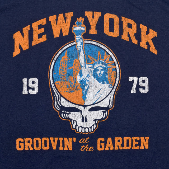 Grateful Dead Groovin at The Garden T Shirt